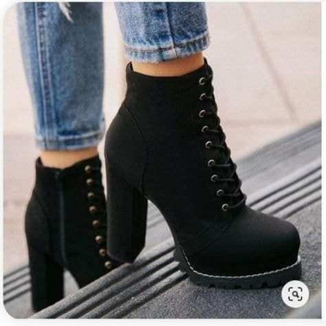 5 TOP 5 Black Women's Ankle Boots with laces on the front and jeans