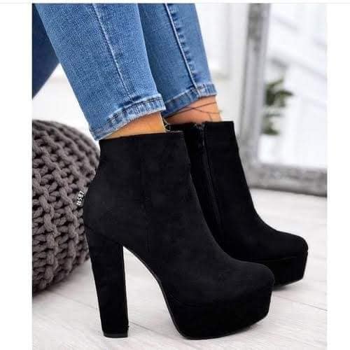 5 TOP 5 Ankle Boots for Women Black suede with zipper on the side outfit jeans