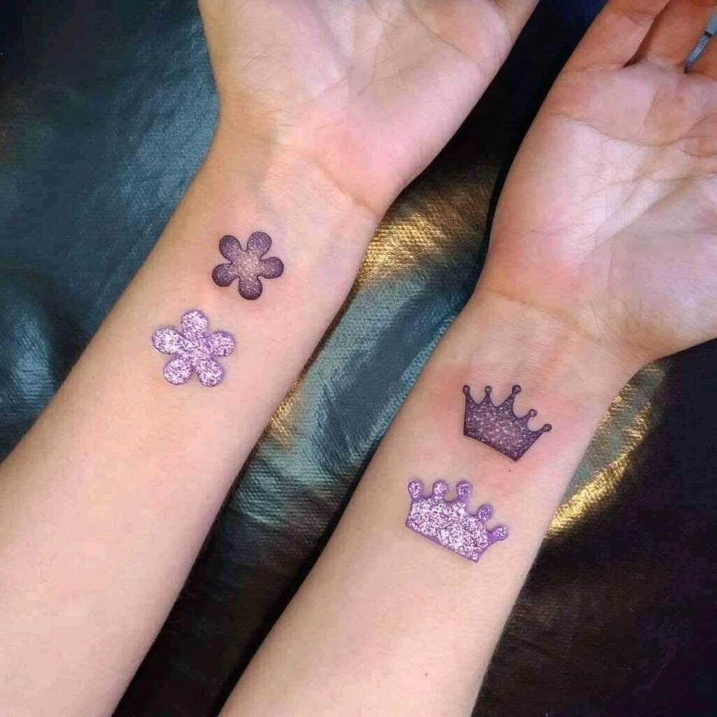 52 Tattoos for Sisters Friends In violet and white crowns and clover