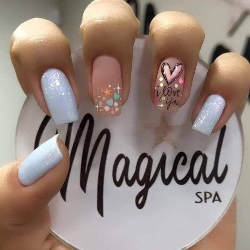 64 Design of Pink Magical Spa Short Nails avec blanc nacré je t'aime coeurs d'inscription