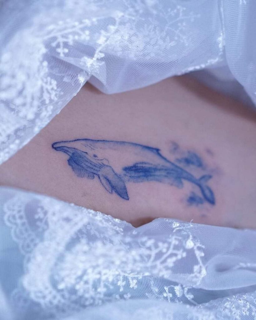 12 Blauwal-Tattoos