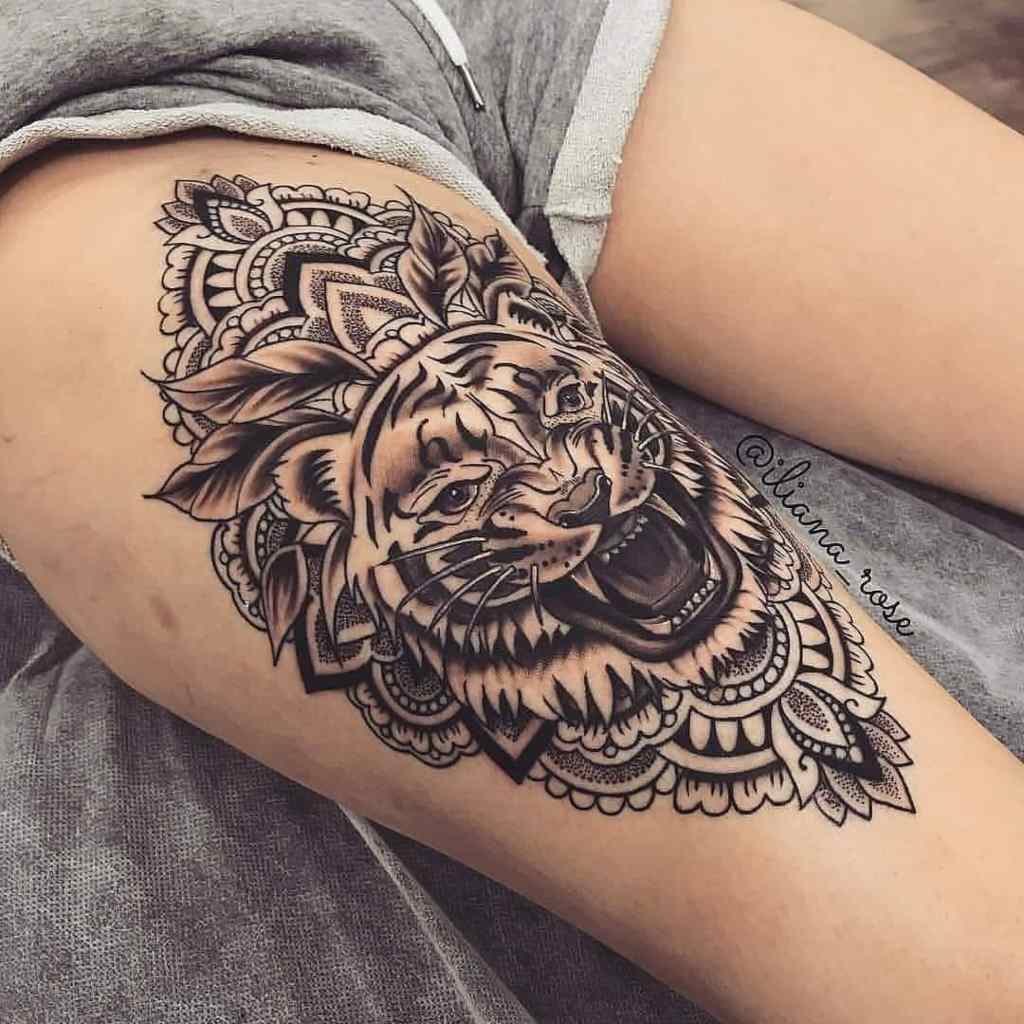 18 tatouages sur la cuisse femme tigre noir avec fond de mandala 1024x1024 1