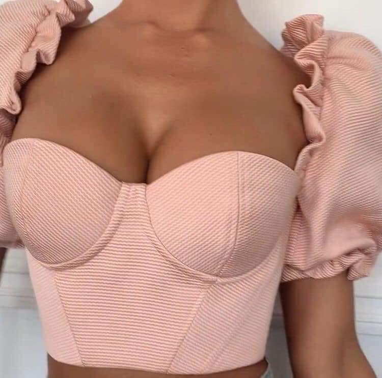 27 Top rosa claro na altura do peito armado barriga nua