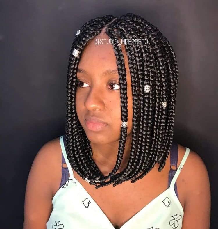 4 African braids hairstyles for short hair with silver cuff rings