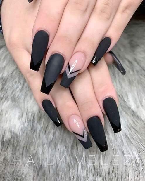 5 TOP 5 Matte and shiny Black Acrylic Nails with triangular ornaments and natural color