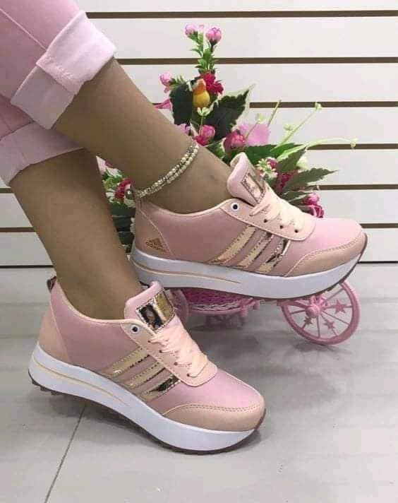501 Outfit Pink Delicate sneakers with Adidas Gold Stripe and tongue with gold label
