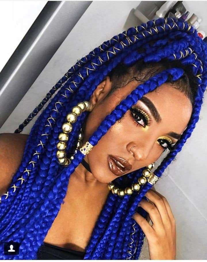 51 tresses africaines bleues