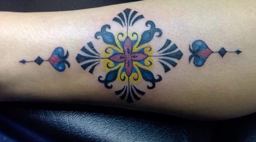 61 Original Tattoos Tribal pattern or embroidery on forearm colors and symmetry Pica
