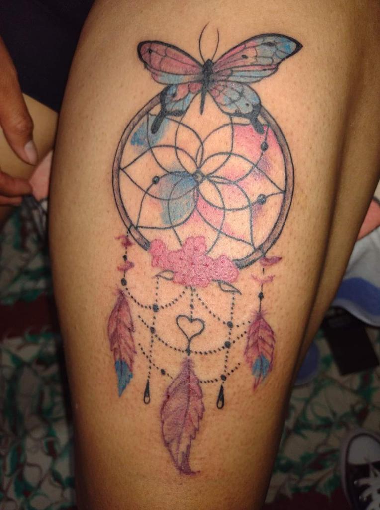 8 Tatuajes Originales AtrapaSuenos Mariposa Rosada y Azul Plumas Rosadas en pierna