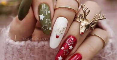 1 TOP 1 Unas Navidenas Acrilicas Color Verde Musgo Rojo con estrellas blancas y reno con anillo de reno