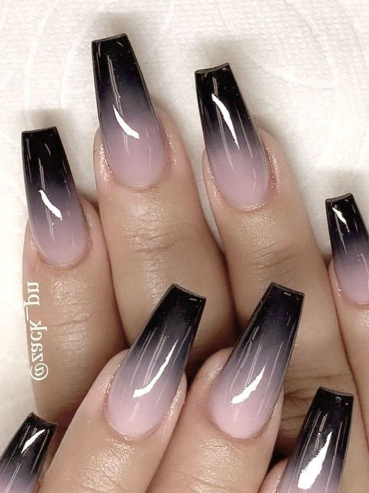 110 Black Acrylic Nails Omvre technique degraded from black to pink