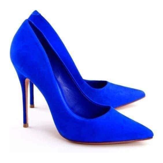 15 Sapatos femininos com salto agulha azul intenso