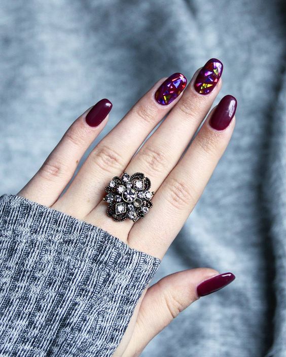 16 Wine Manicure with Shattered Glass Design