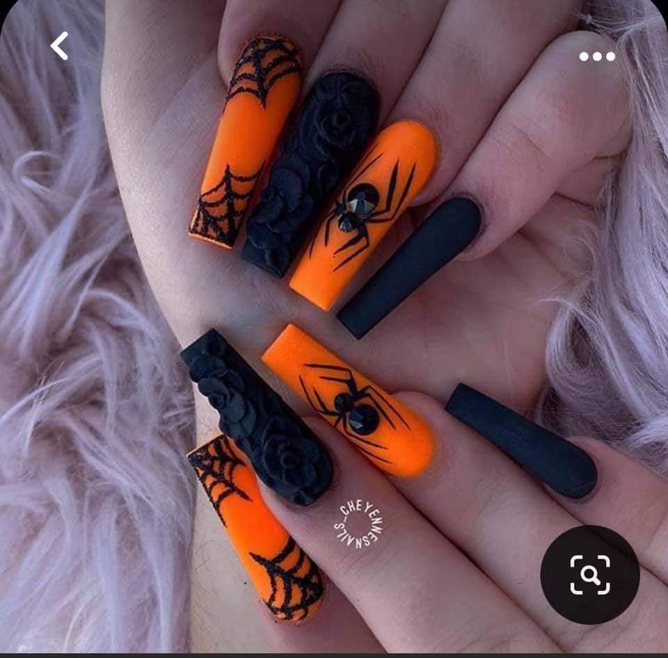 17 Decoracion de Unas Nails Halloween negras y naranja largas con punta cuadrada aranas y telas de aranas
