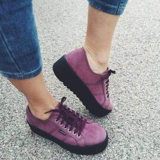 19 Chaussures de tennis Puma Purple Leatherette semelle noire