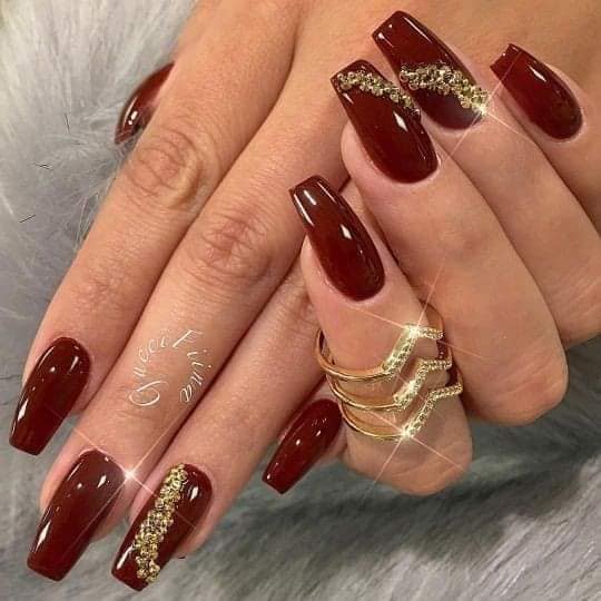 2 TOP 2 Wine Color Nails with Gold Metal Ornaments gold matching ring with shiny stones