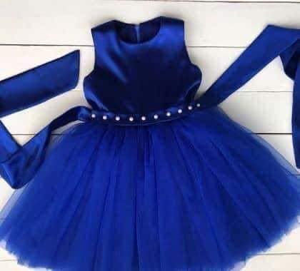 20 disegni di vestitini per bambini di colore blu