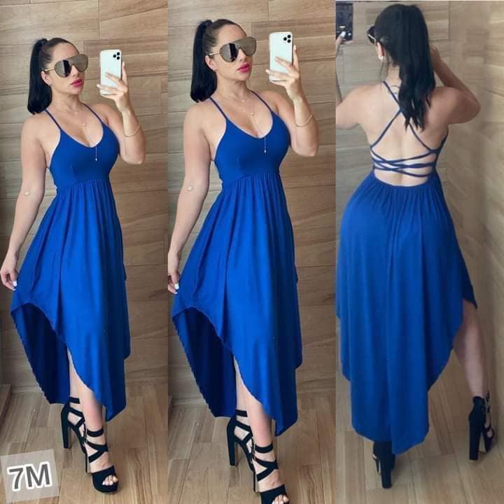 319 Langes blaues Kleid mit Ausschnitt