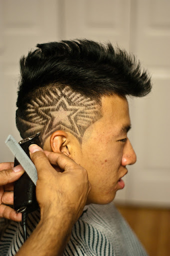 34 Fretwork in Star Man hair on shaved side with lines