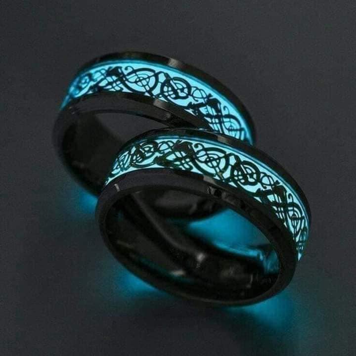 5 TOP 5 Bellissimo braccialetto con ornamenti a forma di spirale e uno sfondo che brilla nell'oscurità azzurra