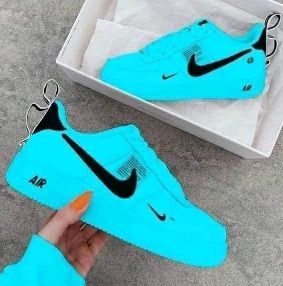 542 Nike Air Cyan Sky Blue Tennis Shoes with Black Logo
