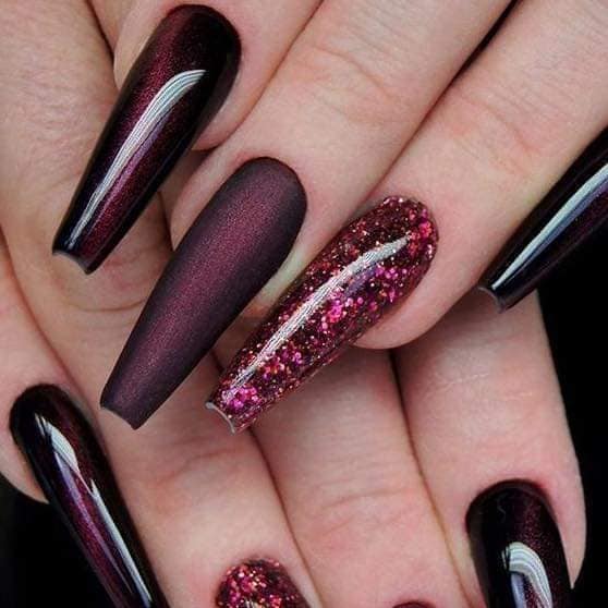 7 Long wine-colored matte and shiny wine-colored glitter nails