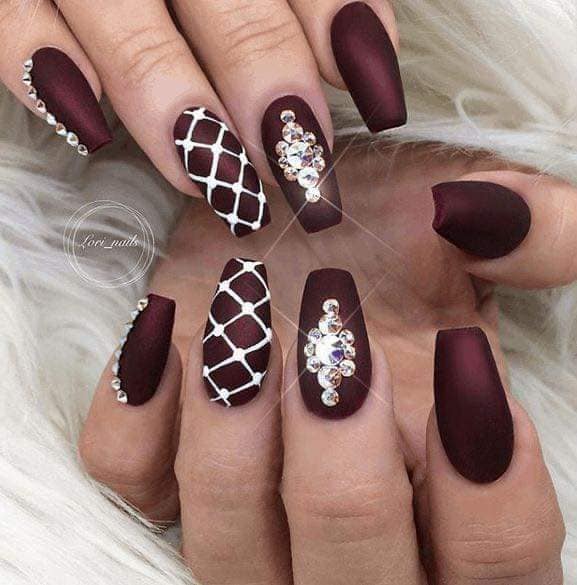 9 Wine Color Nails Lattice with White lines Shiny Silver Ornaments