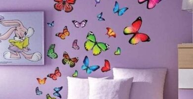 1 TOP 1 Decoracion de Habitacion para Ninos Laminas de Mariposas de Colores en la cabecera de la cama pared pintada de purpura acolchado a tono con blanco
