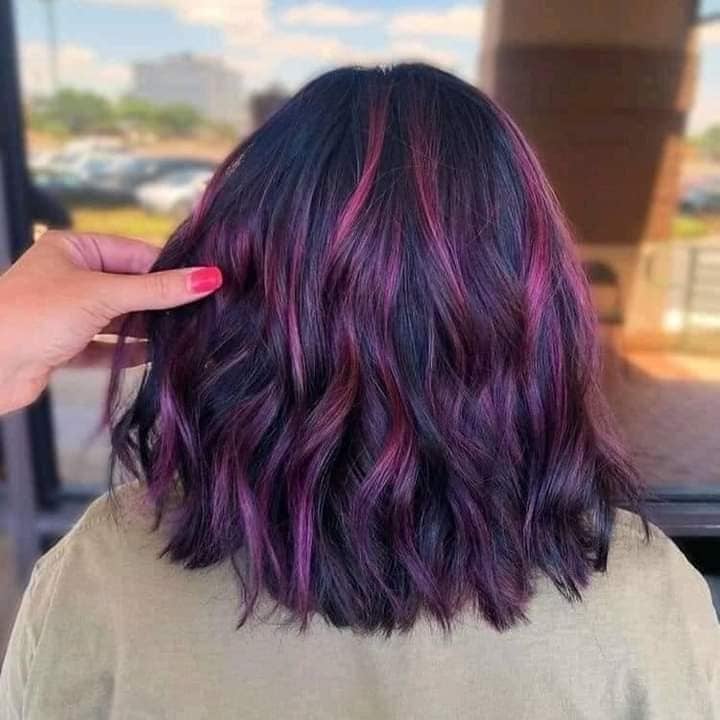 13 Dye 5.20 dark violet with reflections very short Californian hair