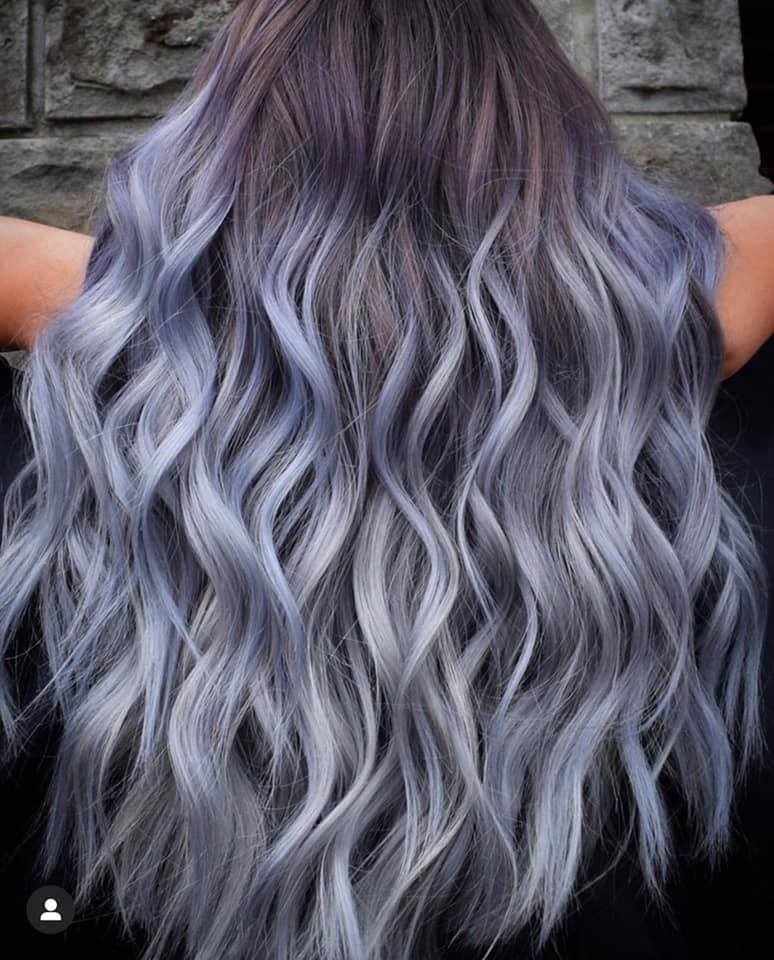 146 Ideas de Color para Cabello Ondulado Reflejos o Mechas Gris Blanco 146 Ideas de Color para Cabello Ondulado Reflejos o Mechas Gris Blanco