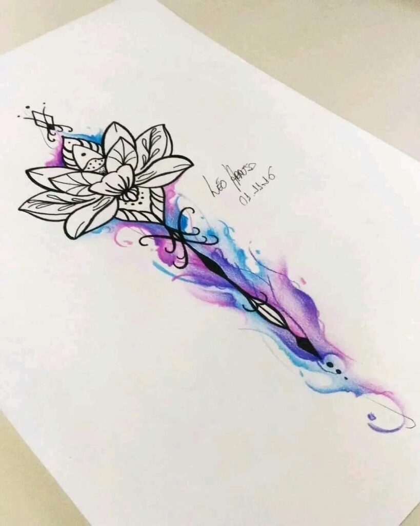 167 Skizzenvorlage Tattoo Lotusblume auf hellblau-violettem Rauch-Aquarell
