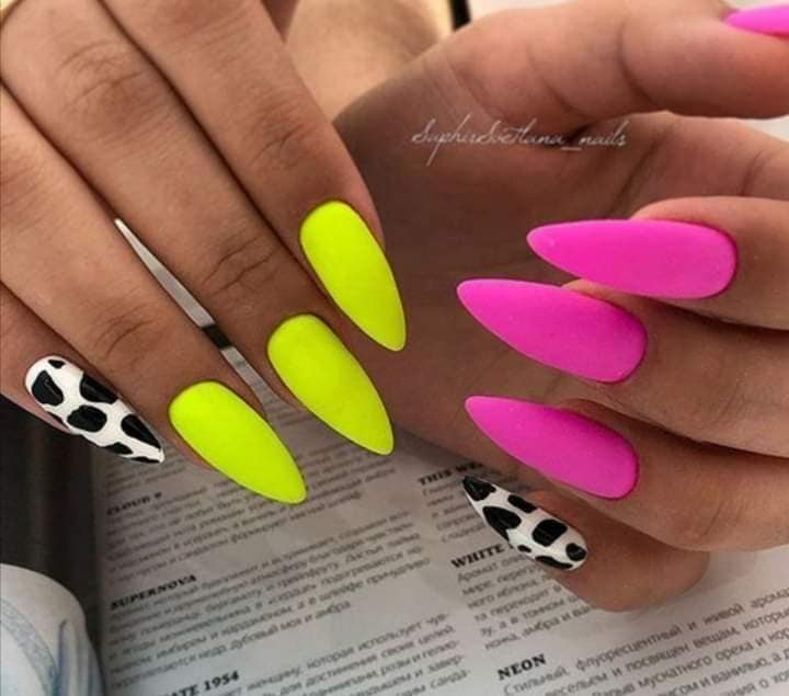 19 Nails with Drawings greenish yellow fluor fuchsia fluor animal print black and white