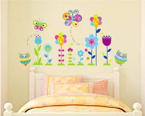 24 Decoração de quarto para meninas na cabeceira da cama flores e borboletas multicoloridas