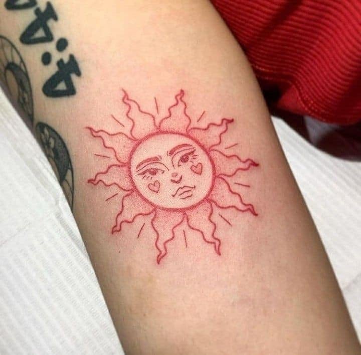 49 tatuaggi con inchiostro Red Sun
