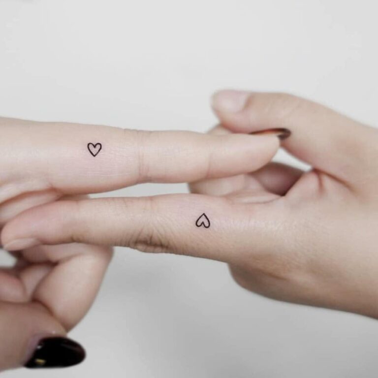 20-geniales-ideas-de-tatuajes-peque-os-para-amigas-lo-mejor