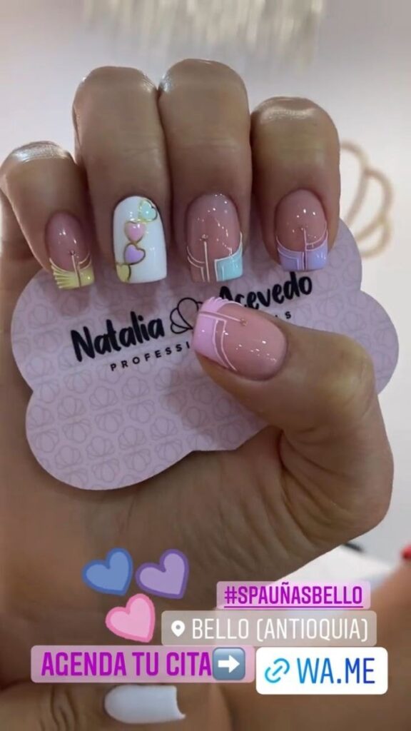 70 Nails with Drawings salmon with white yellow tips colored hearts