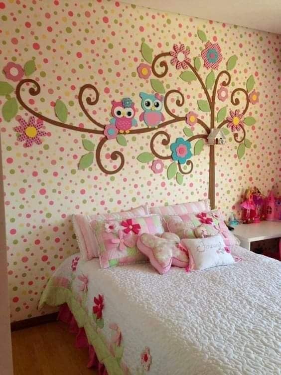8 Zimmerdekoration für Mädchen, Baum im Relief an der Wand mit Eulen, Blumen, rosa und grünen Kreisen, passende Kissen
