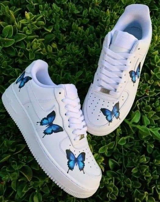 85 Tenis Zapatillas para Mujeres Nike con Detalles agregados de mariposas Azules