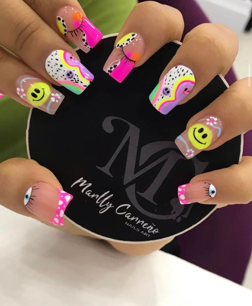 92 Nails with Funny Drawings for girls with square tip colored faces