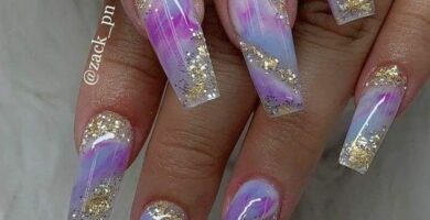 1 TOP 1 Unas Violeta efecto veta con Glitter Dorado encapsulado