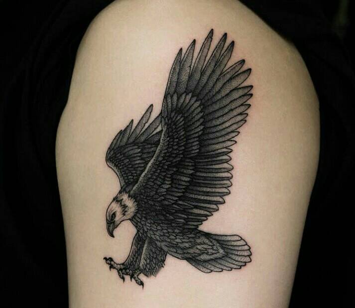 60 ästhetische schwarze Tattoos Adler auf dem Oberschenkel