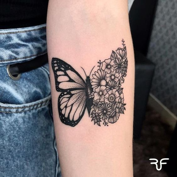 49 tatuaggi di farfalle nere
