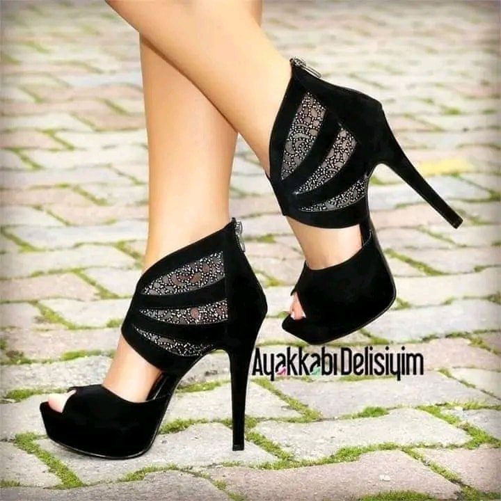 112 Zapatos Negro de Tacon Elegantes con tala interior simil encaje con adornos Precio Venta en Ayakkabi Delisiyim