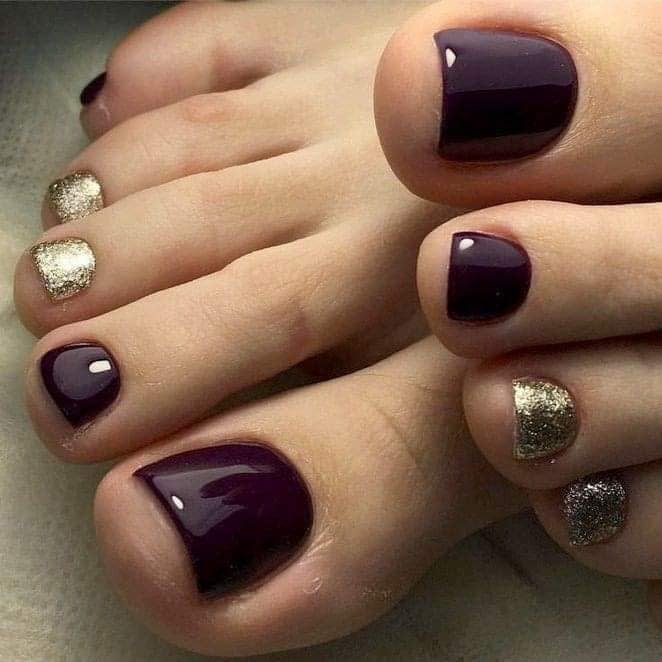 165 unghie semplici per piedi rosso vino viola con alcune in glitter oro