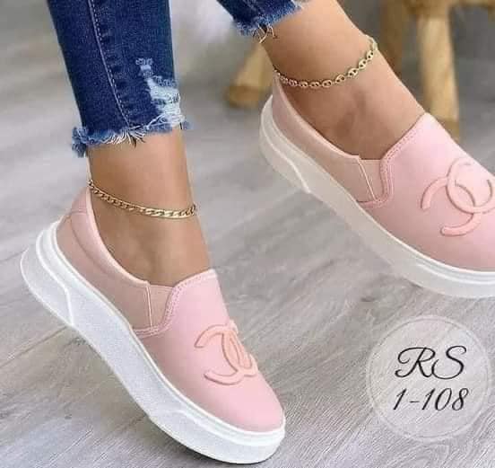 279 Zapatos Comodos Gucci con logo rosa palo