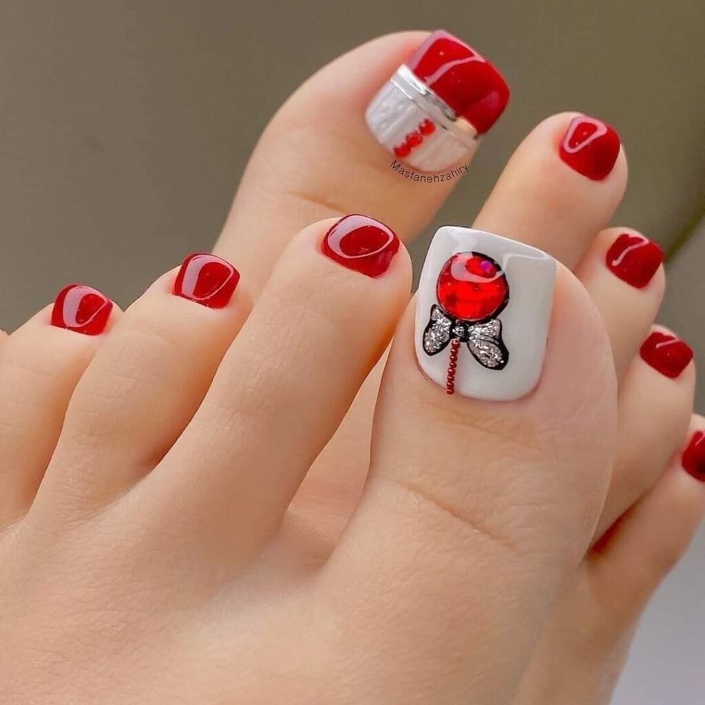 314 Designs of Feet Nails Christmas motif with white and red ball and monkey