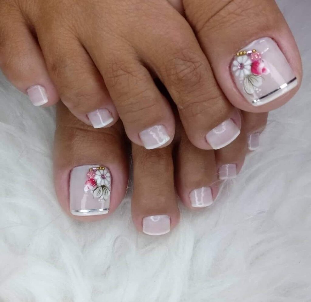 48 unas de pies sencillas grises con flores blancas y rosadas petalos grises ribete plateado
