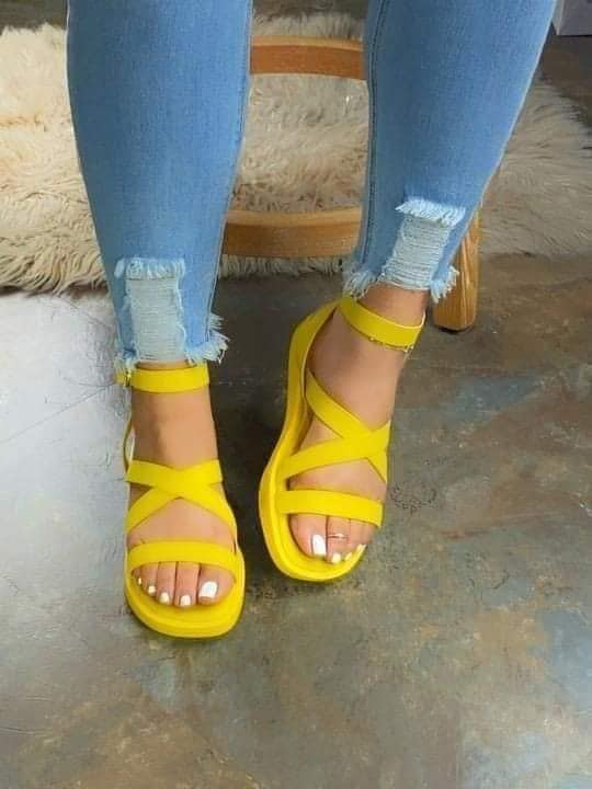 138 Outfit Color Yellow Beach sandals