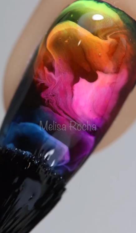 FREE COURSE FOR THE APPLICATION OF MELISA ROCHA Smoke Effect Nails