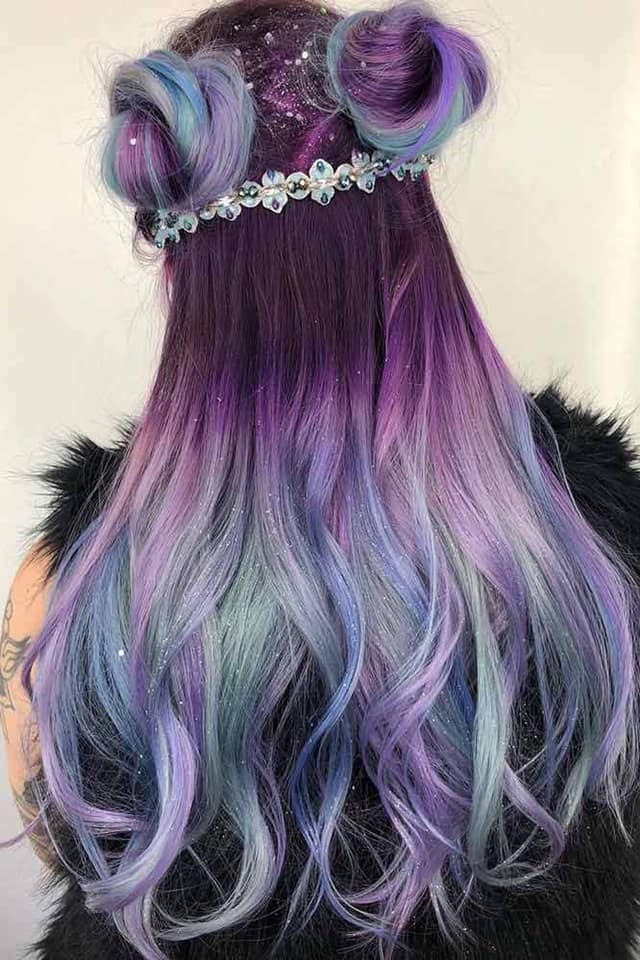 132 Trenzas Anchas de Colores en la gama de los colores violeta y aqua 132 Trenzas Anchas de Colores en la gama de los colores violeta y aqua
